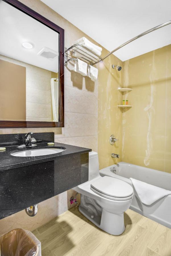 Brooklyn Broadway Hotel Нью-Йорк Экстерьер фото